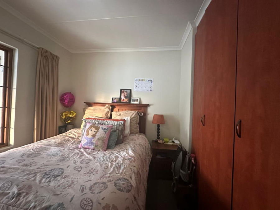To Let 3 Bedroom Property for Rent in Hillside Free State